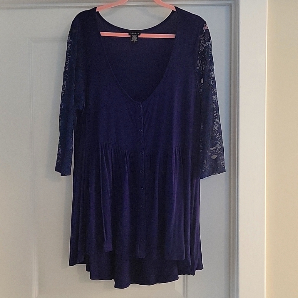 Torrid navy blue lace 3/4 sleeve shirt
